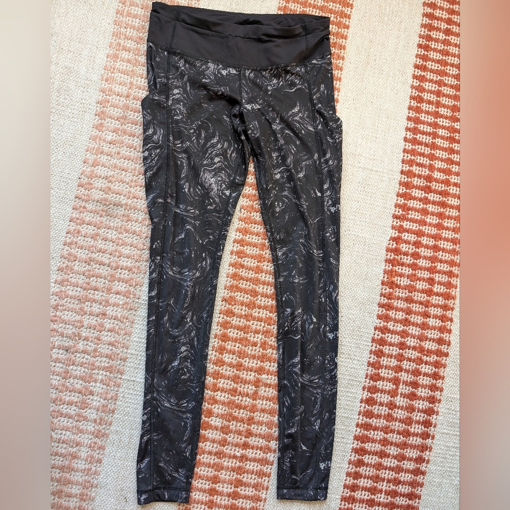 Lululemon Speed Tight Running Leggings Pockets - size 8 - Reflective Black Print